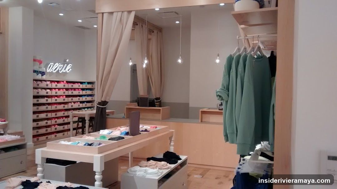 Modern Retail Store Interior