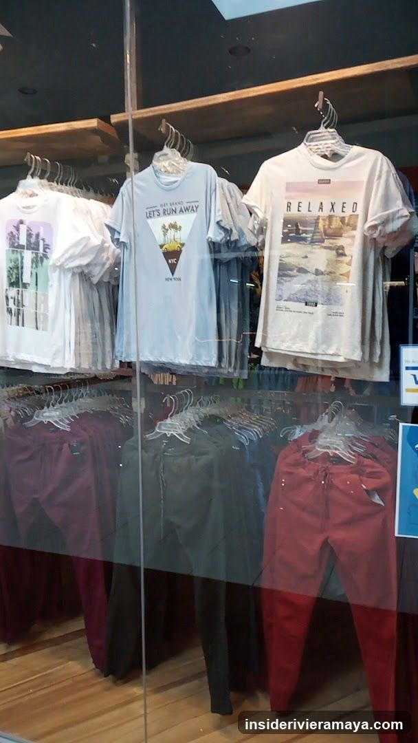 T-shirt and pants display