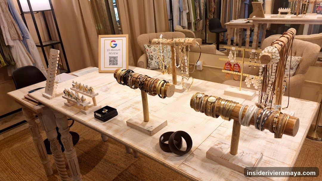Jewelry Store Display