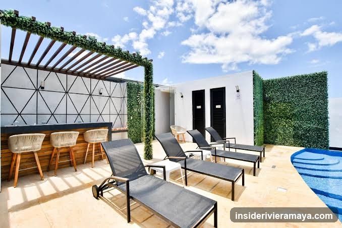 Luxury Rooftop Poolside Lounge
